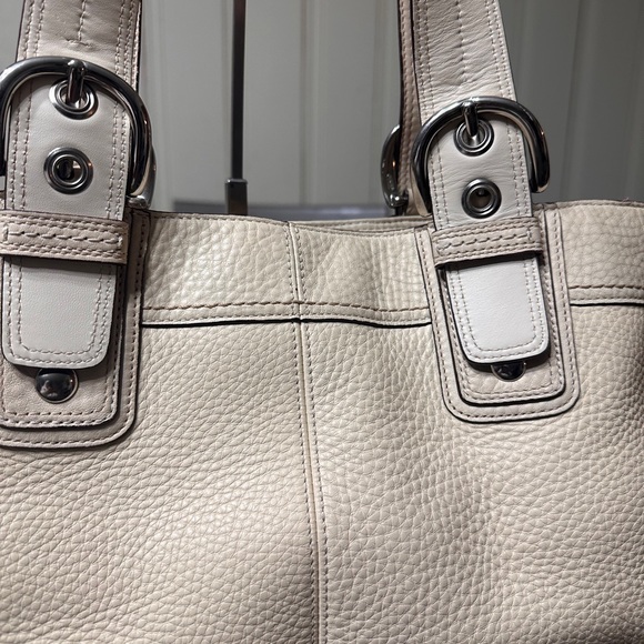 Coach SoHo Cream Leather Shoulder Bag - Picture 6 of 9